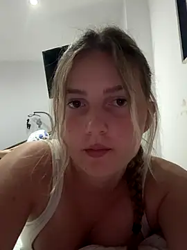 Snapshot of Ell_albescu chatting on 11.09.25 Ell albescu online show from 11.09.25