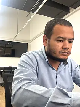 Snapshot of SoyNovato chatting on 11.04.25 SoyNovato online show from 11.04.25