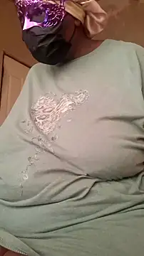 Snapshot of CEEKAYPRO chatting on 02.04.26 CEEKAYPRO online show from 02.04.26