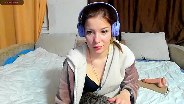 Eva purrr  online show from 03.15.26