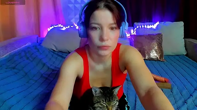 Eva purrr  online show from 04.14.26