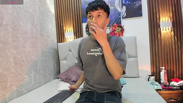 Elian Julian online show from 12.02.25