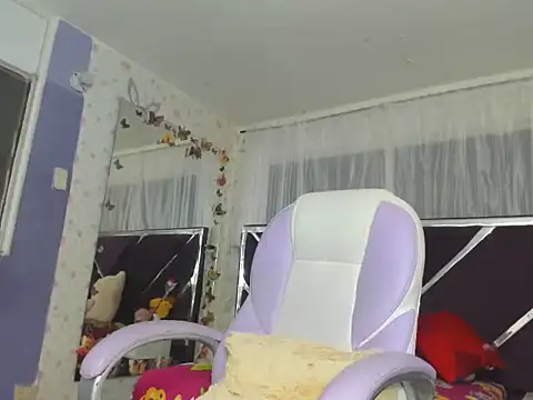 Snapshot of Santy_bigcock_01 chatting on 12.18.25 Santy bigcock 01 online show from 12.18.25