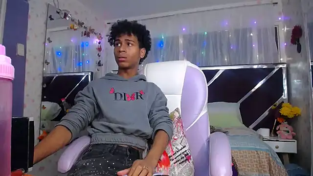 Santy bigcock 01 online show from 03.28.26