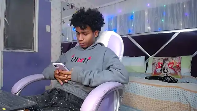 Santy bigcock 01 online show from 03.29.26