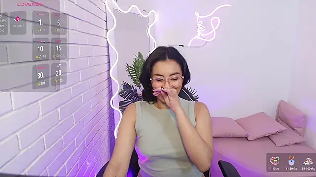 PEACHY TAY online show from 12.05.25