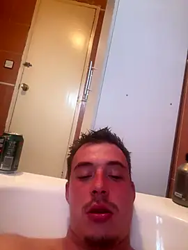 Snapshot of Carlostosssss chatting on 11.04.25 Carlostosssss online show from 11.04.25