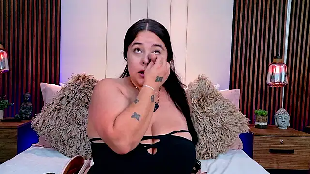 Snapshot of CameronJonnes chatting on 02.02.26 CameronJonnes online show from 02.02.26