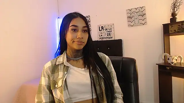 Snapshot of lyam_ebony_ chatting on 02.11.26 lyam ebony online show from 02.11.26