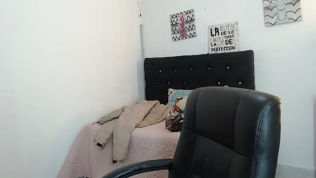 Snapshot of lyam_ebony_ chatting on 02.20.26 lyam ebony online show from 02.20.26