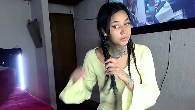 Snapshot of lyam_ebony_ chatting on 03.19.26 lyam ebony online show from 03.19.26