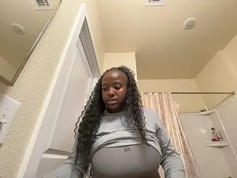 Snapshot of LadyVenomBites chatting on 11.09.25 LadyVenomBites online show from 11.09.25