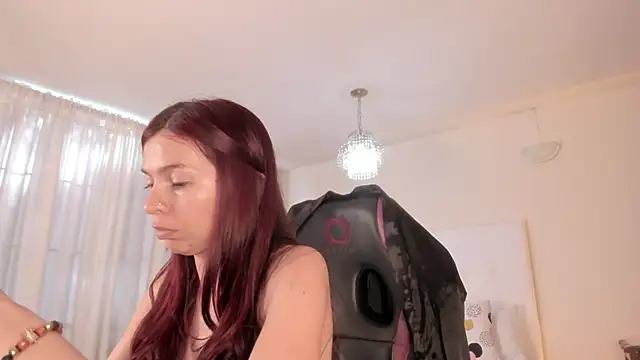 Emi Rosee online show from 11.19.25