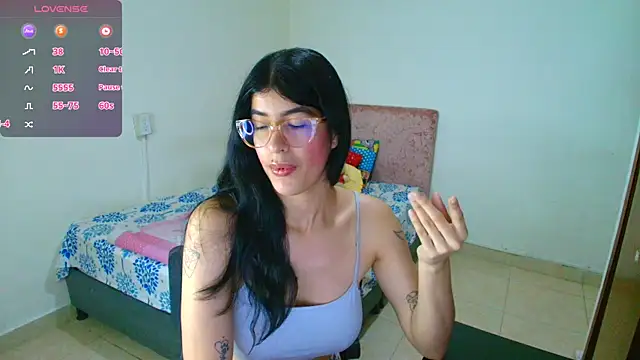 Snapshot of Kassandra_0304 chatting on 05.02.26 Kassandra 0304 online show from 05.02.26