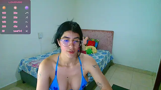 Snapshot of Kassandra_0304 chatting on 05.08.26 Kassandra 0304 online show from 05.08.26