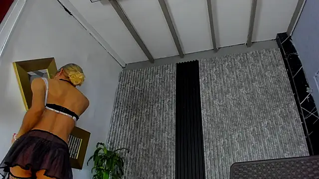 Caitlyn-Joness  online show from 01.12.26