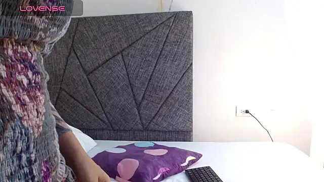 sally mollylove online show from 11.21.25