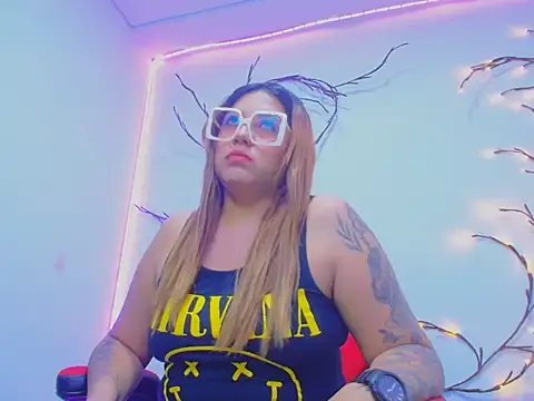 Isa Boom online show from 11.04.25