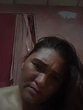 Leona-Pig online show from 12.04.25