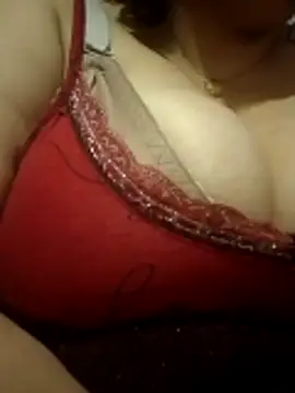 Viiictoriaa online show from 11.20.25