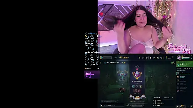 Snapshot of DaphneContry chatting on 05.16.26 DaphneContry online show from 05.16.26