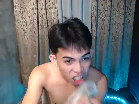 Urhotsilverboy online show from 12.03.25