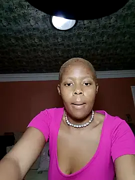 Snapshot of Prettyflowea chatting on 11.06.25 Prettyflowea online show from 11.06.25