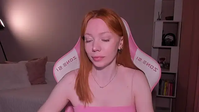 Snapshot of Elisahsthetics chatting on 04.23.26 Elisahsthetics online show from 04.23.26
