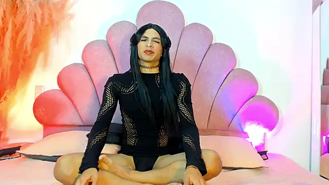 Dominique Rae online show from 12.16.25