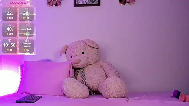 Nyra lux16 online show from 12.02.25