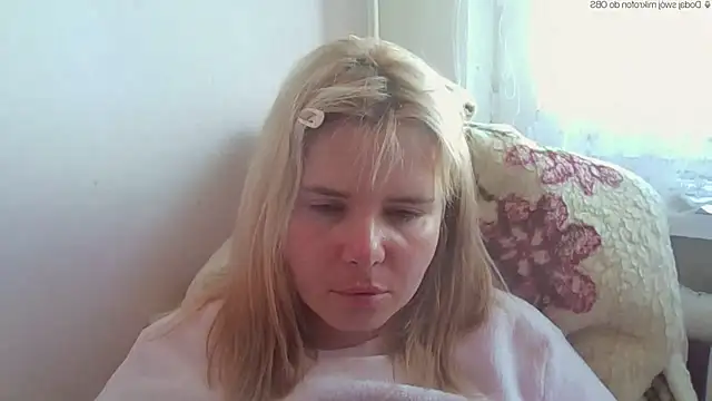 Snapshot of HornyElena chatting on 05.11.26 HornyElena online show from 05.11.26