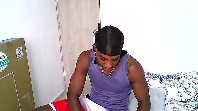 Snapshot of dark_temp_ chatting on 11.06.25 dark temp online show from 11.06.25