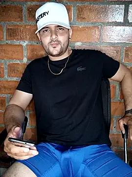 Snapshot of miguelitoo1999 chatting on 11.09.25 miguelitoo1999 online show from 11.09.25