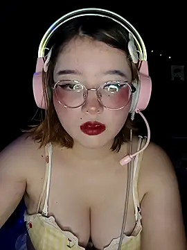 Snapshot of Michi_sauria1 chatting on 11.13.25 Michi sauria1 online show from 11.13.25