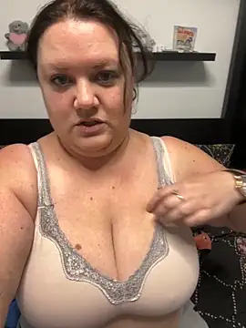 RealWoman84 online show from 11.08.25