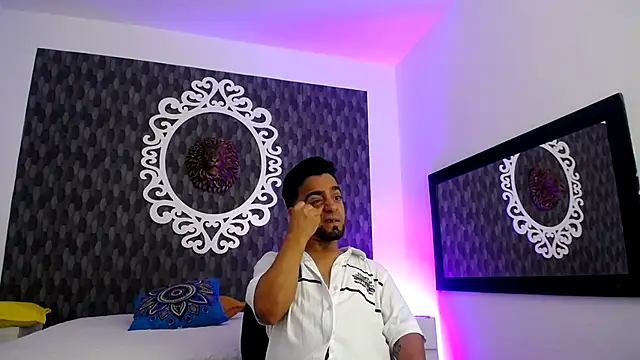 Snapshot of Dereck_Jhonsonn chatting on 11.07.25 Dereck Jhonsonn online show from 11.07.25