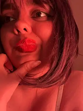 Snapshot of candicewest_ chatting on 07.29.26 candicewest online show from 07.29.26