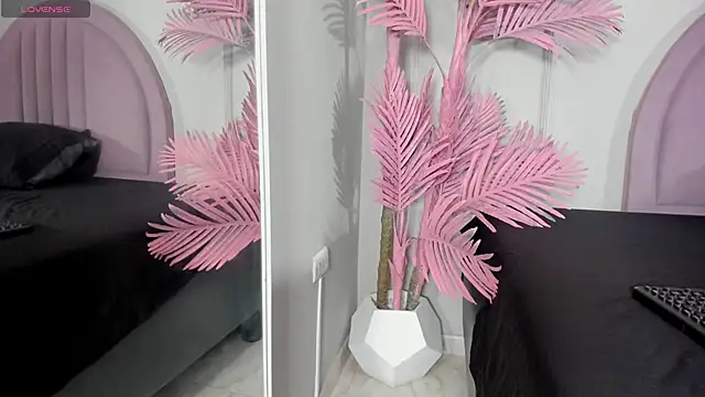 Snapshot of Tamaramilleer chatting on 02.16.26 Tamaramilleer online show from 02.16.26