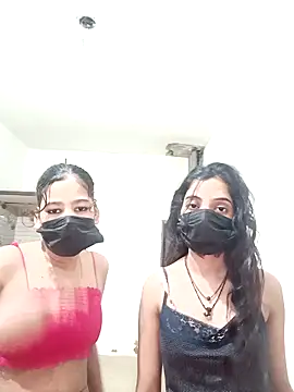 Snapshot of Hot_komall chatting on 02.04.26 Hot komall online show from 02.04.26