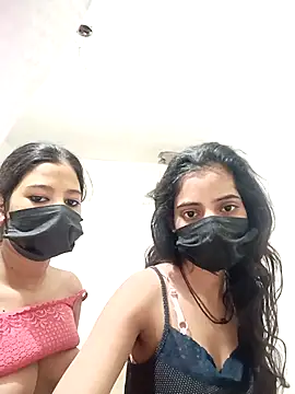 Snapshot of Hot_komall chatting on 02.14.26 Hot komall online show from 02.14.26