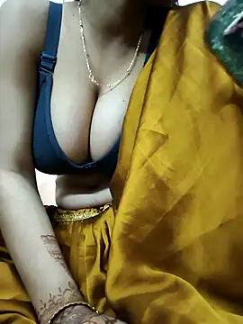 Snapshot of SexySwatii chatting on 02.04.26 SexySwatii online show from 02.04.26