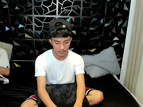 Snapshot of Urloverhardcock chatting on 04.20.26 Urloverhardcock online show from 04.20.26