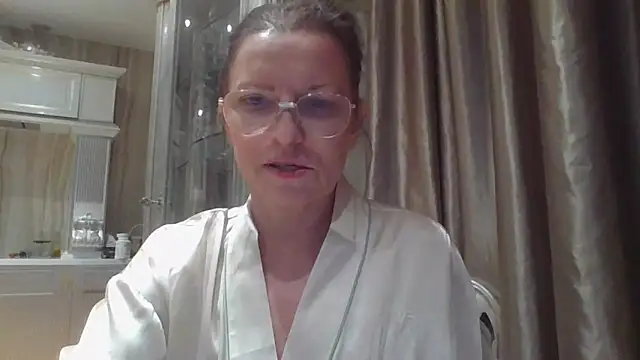 Snapshot of Eva_Glad chatting on 11.07.25 Eva Glad online show from 11.07.25