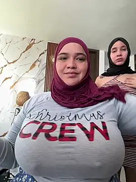 Snapshot of sweetmuslim01 chatting on 05.05.26 sweetmuslim01 online show from 05.05.26