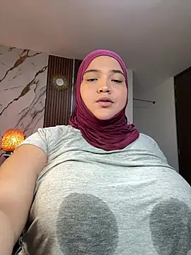 Snapshot of sweetmuslim01 chatting on 07.05.26 sweetmuslim01 online show from 07.05.26