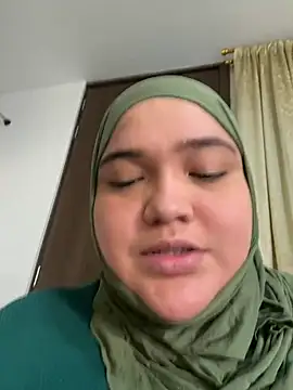 Snapshot of sweetmuslim01 chatting on 07.06.26 sweetmuslim01 online show from 07.06.26