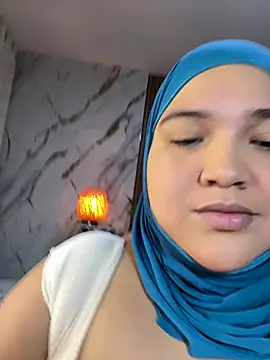 Snapshot of sweetmuslim01 chatting on 07.08.26 sweetmuslim01 online show from 07.08.26