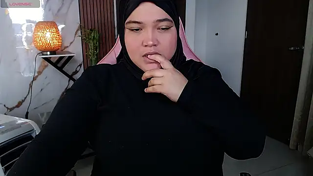 Snapshot of sweetmuslim01 chatting on 07.13.26 sweetmuslim01 online show from 07.13.26