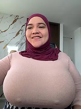 Snapshot of sweetmuslim01 chatting on 07.18.26 sweetmuslim01 online show from 07.18.26