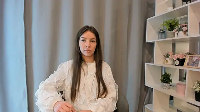 OtiliaNatiello online show from 11.07.25